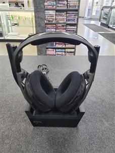 ASTRO A50 BLACK HEADSET w CHARGING BASE AND POWER CABLE TESTED